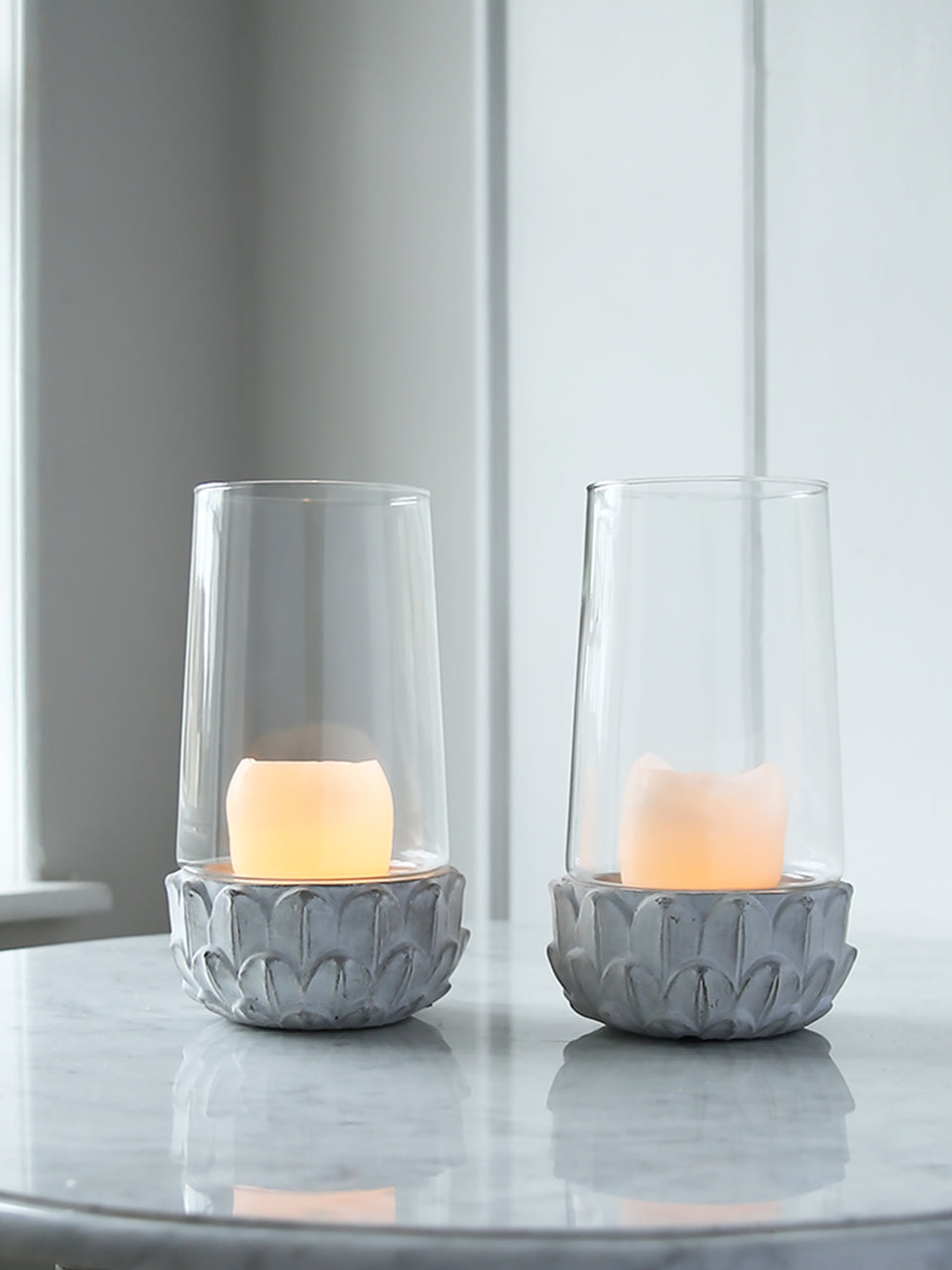 Kerzenhalter aus Betonblättern