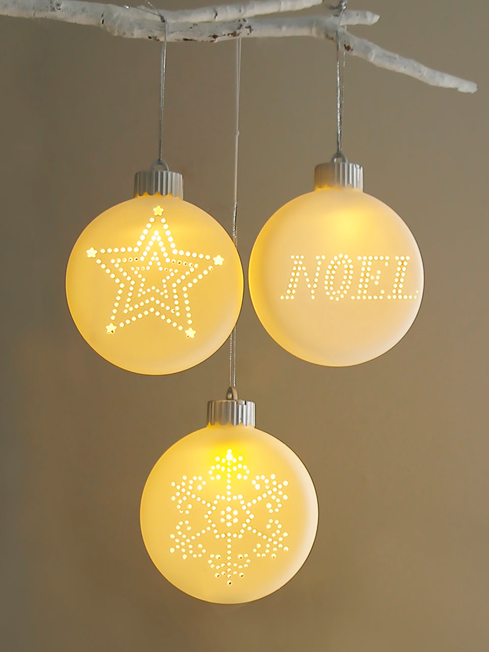 Beleuchtete Weihnachtskugel